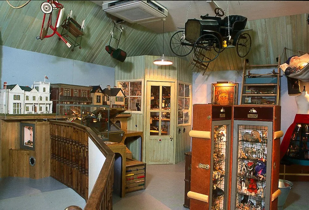 Hove Museum & Art Gallery wizards attic