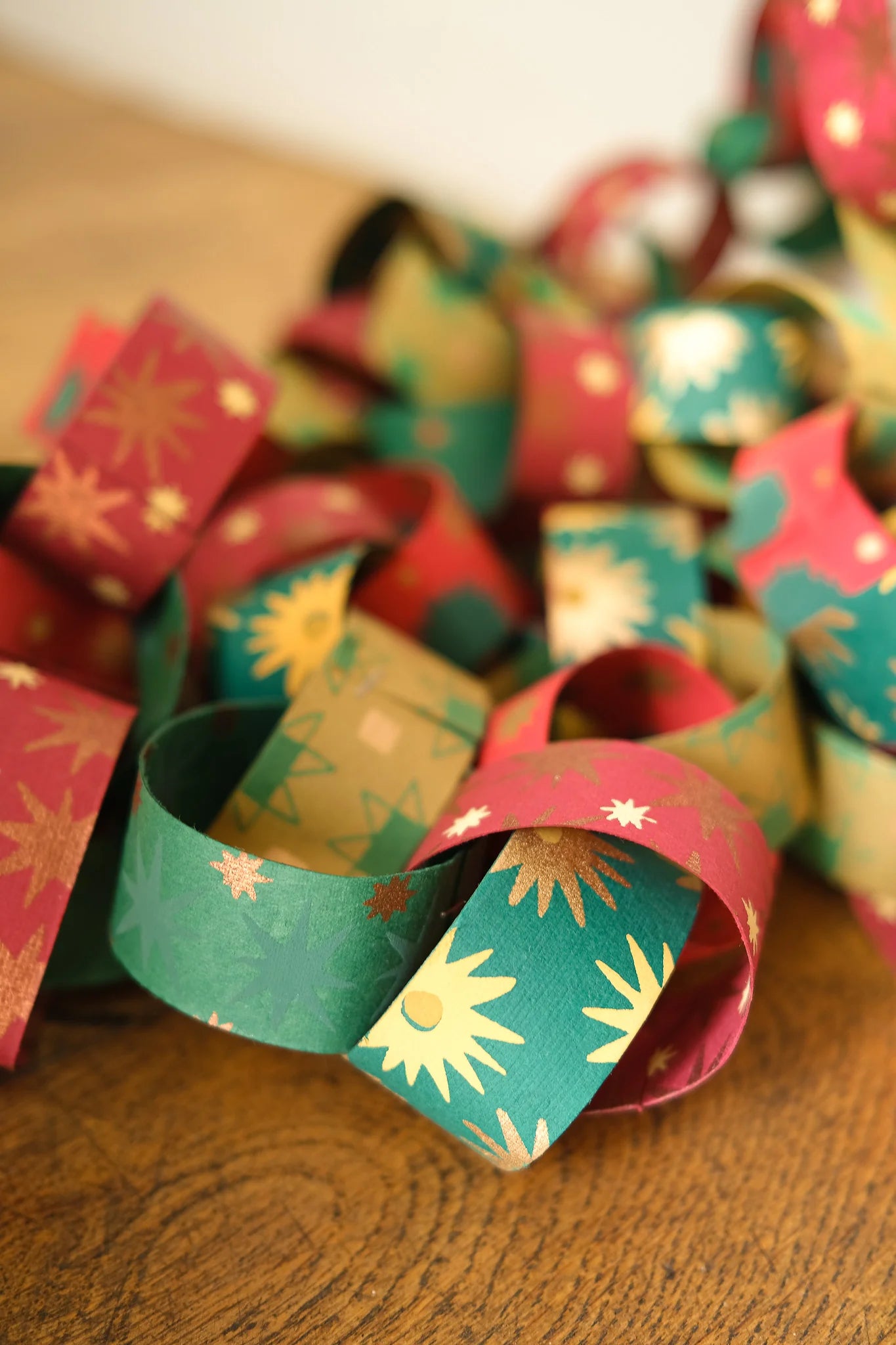 East End Press Paper Chain Kit - Festive