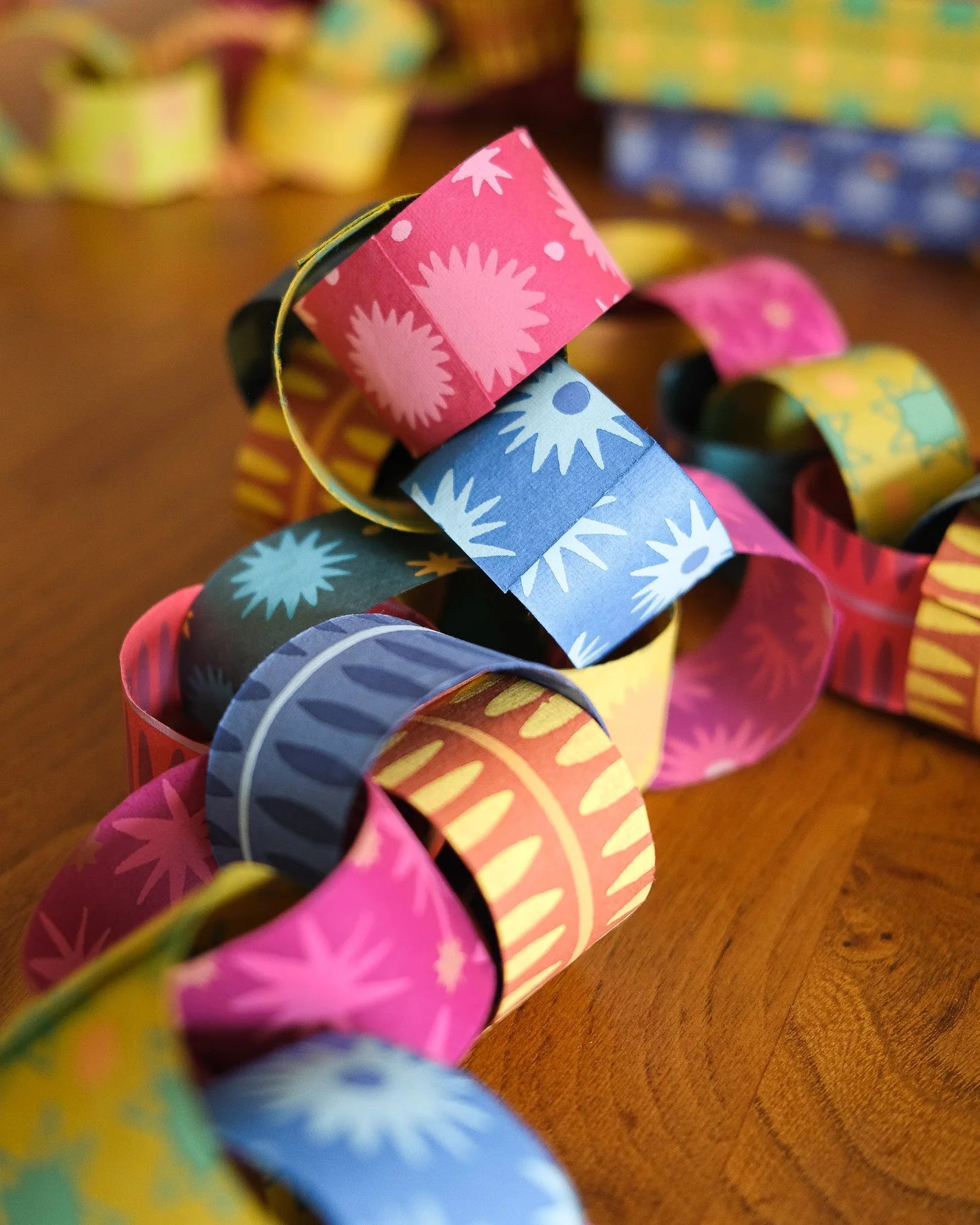 East End Press Paper Chain Kit - Pink & Red