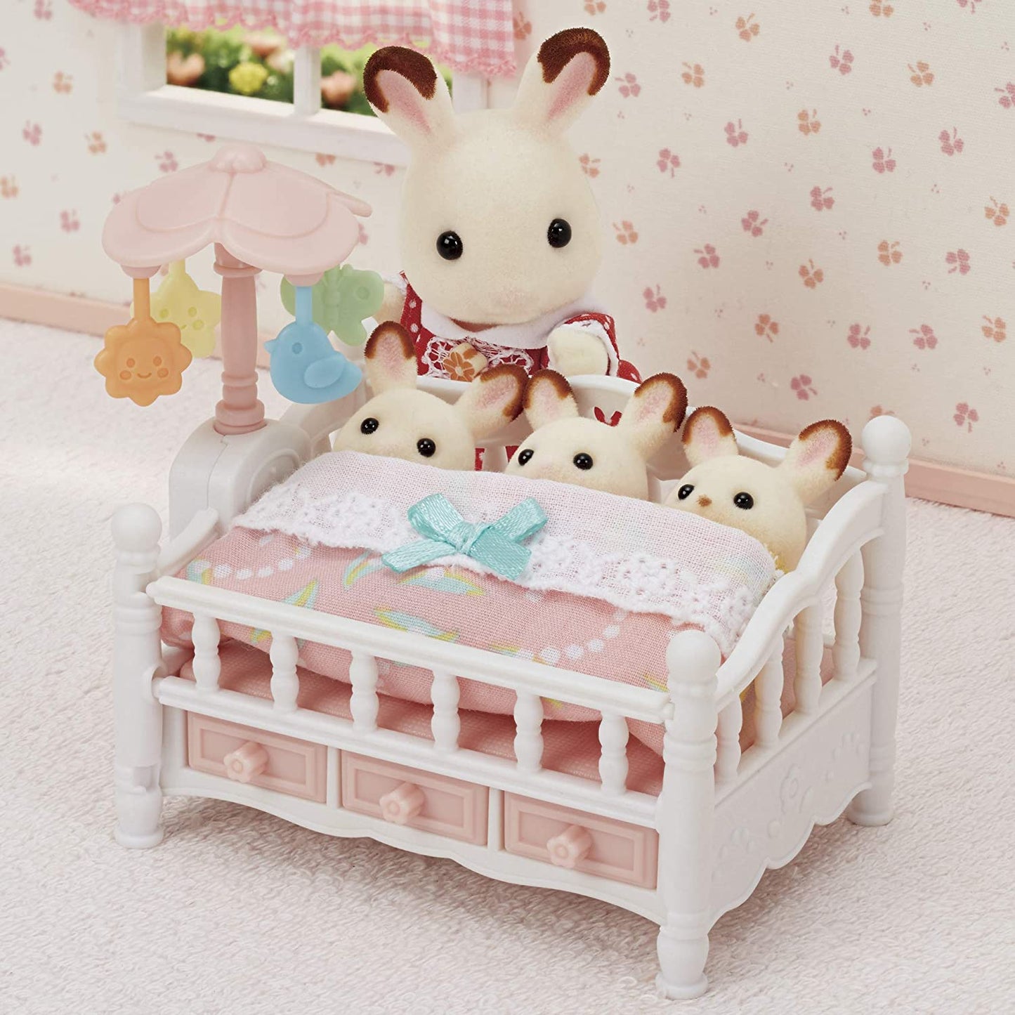 Sylvanian Families Crib with Mobile 5534 - Wigwam Toys Brighton (5987224813728)