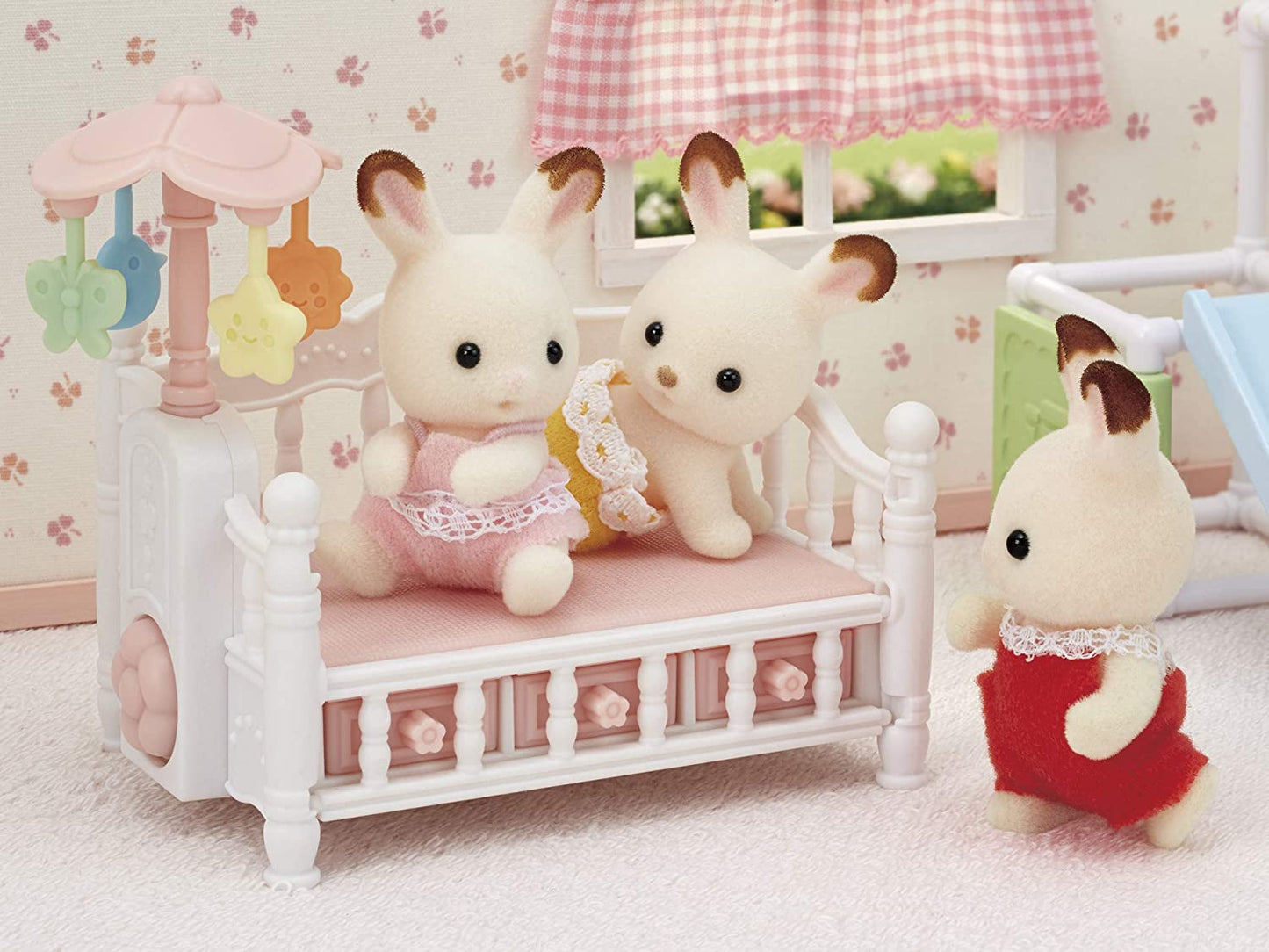 Sylvanian Families Crib with Mobile 5534 - Wigwam Toys Brighton (5987224813728)