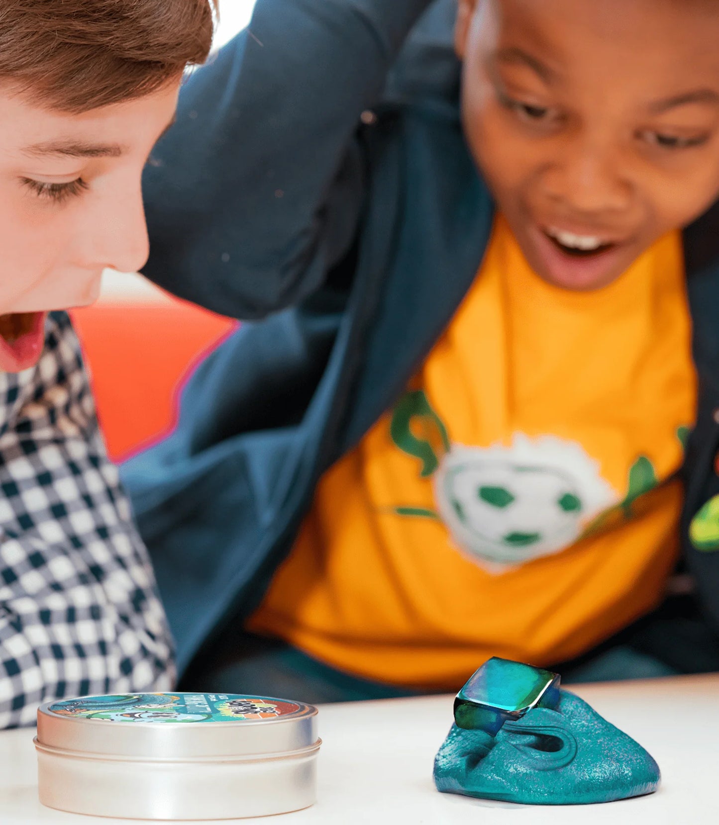 Crazy Aaron's Thinking Putty Magnetic Storms - Happy Earth