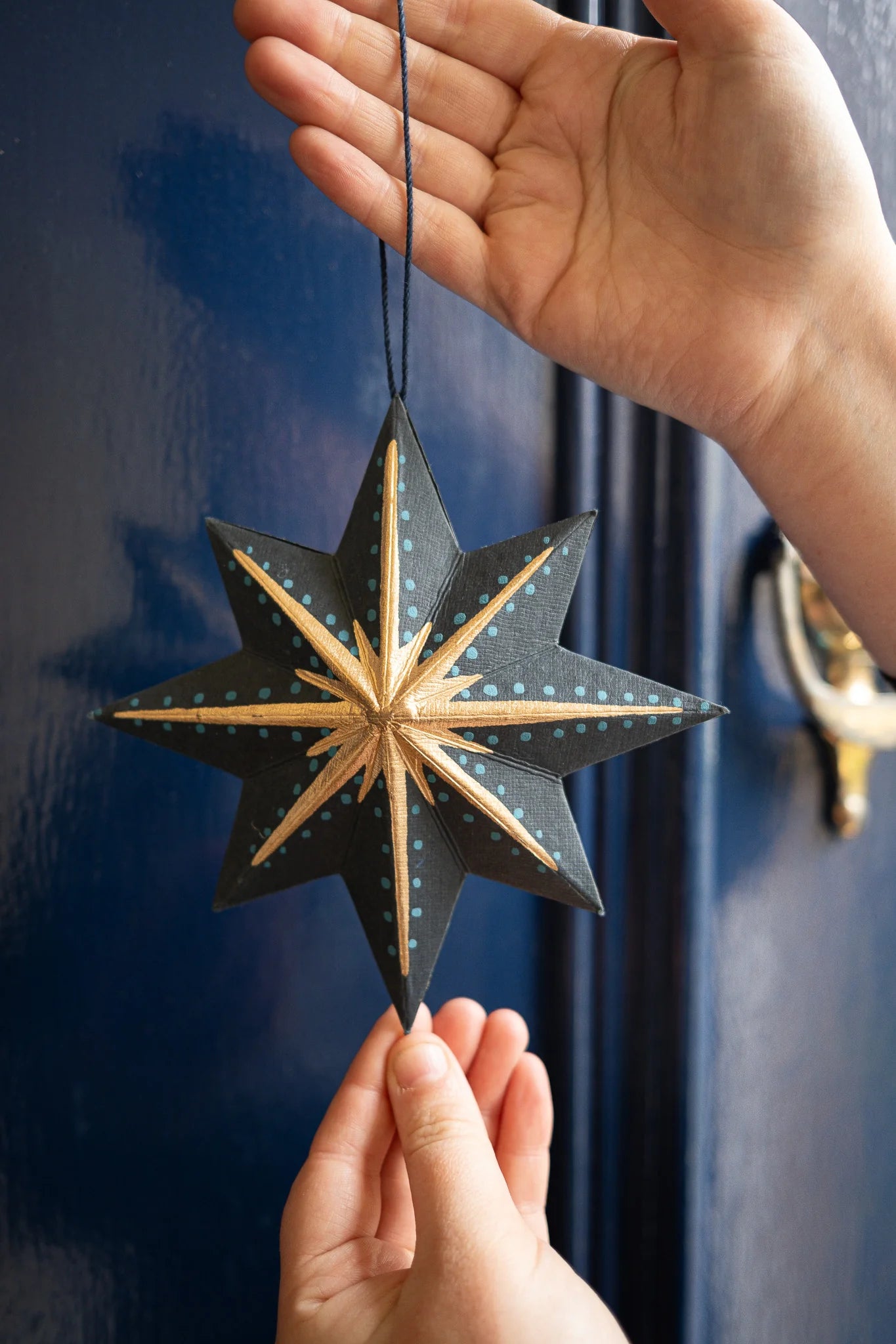 East End Press Twinkling Star Board Ornament