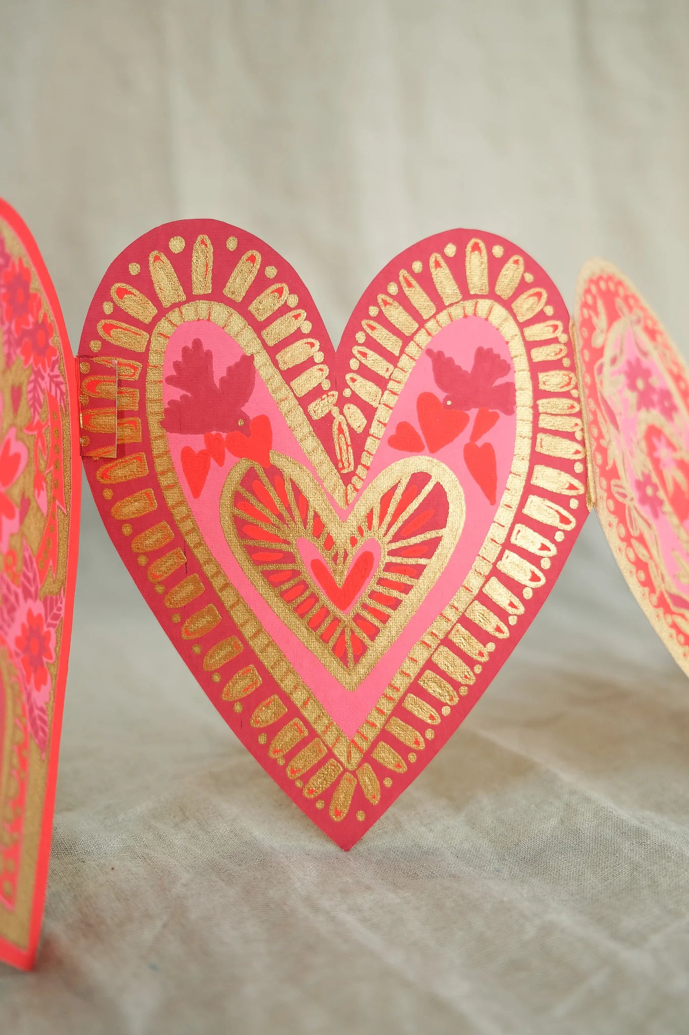 East End Press Hearts Concertina Garland