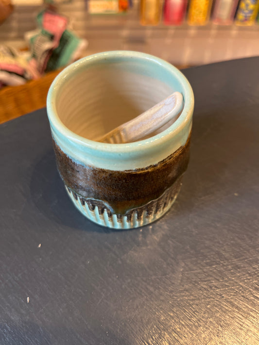 Holly Bell Pot With Spoon